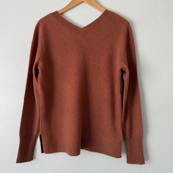 Halogen Women's 100% Cashmere
Double V-neck Sweater Sz M - Picture 4 of 10